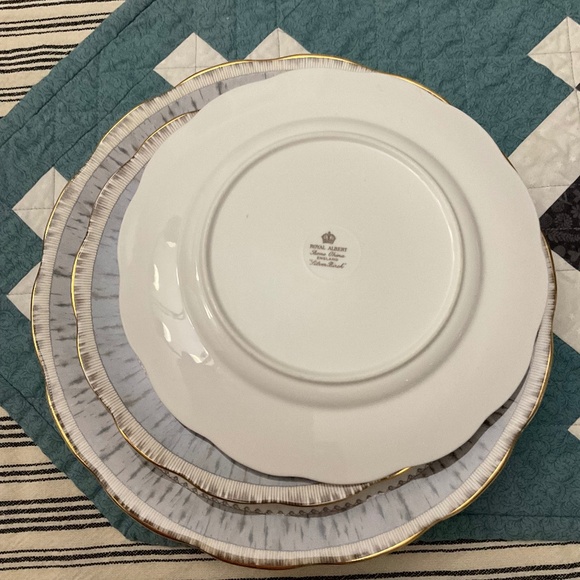 Set of Silver Birch by Royal Albert Fine Bone China Dishware Gold Rimmed EUC - Picture 6 of 9